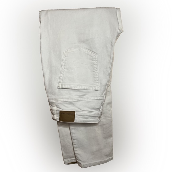 AE White Straight Cut Jeans - Picture 3 of 11